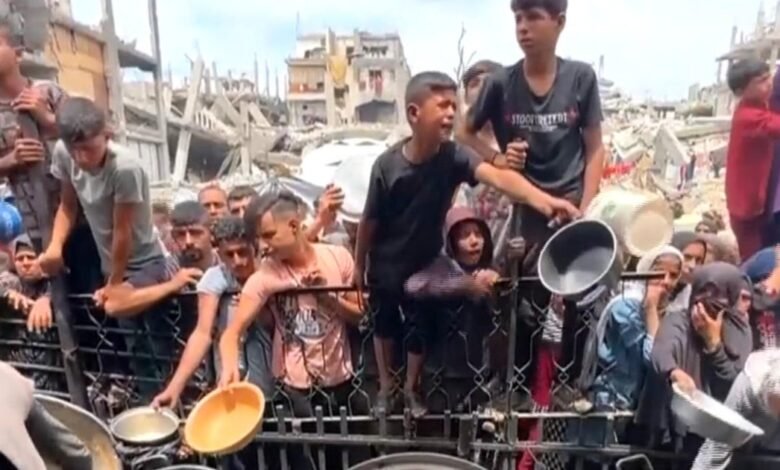 Los suministros de alimentos se agotan en la Gaza porque el bloqueo humanitario de Israelit continúa. Los suministros de alimentos se agotan en la Gaza porque el bloqueo humanitario de Israelit continúa.
