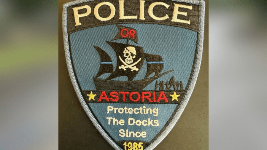 La policía de Astoria usa ‘The Goonies’ parches en honor al 40 aniversario de Oregon Film