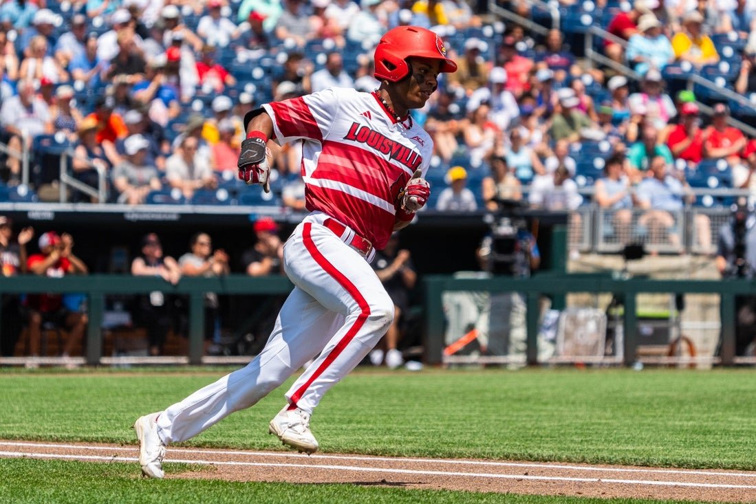 MCWS: Louisville estalló para eliminar a Arizona