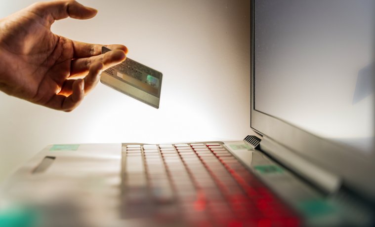 El hombre británico se hizo pasar por un multimillonario, engañó a Portlander en un esquema de romance en línea de $ 1.9 millones