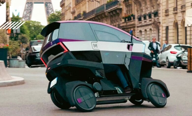 Un microcarbato hecho para la división de carril como una motocicleta Un microcarbato hecho para la división de carril como una motocicleta