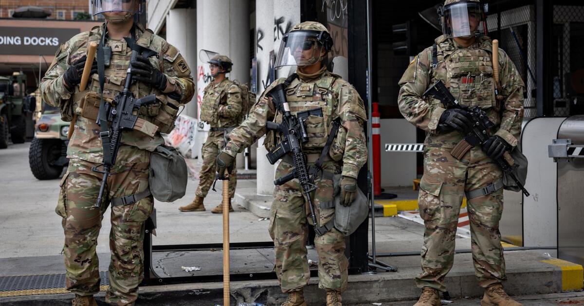 California demanda a Trump por el despliegue de la Guardia Nacional ‘ilegal y sin precedentes’