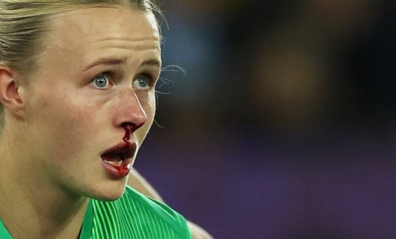 El héroe de sangre de Lionesses, a quien los médicos dijeron que no podían jugar al fútbol: Hannah Hampton era la portero nacida con ojos cruzados, que luchó para verter bebidas. Ahora ella es una campeona europea después de ver a Mary Earps