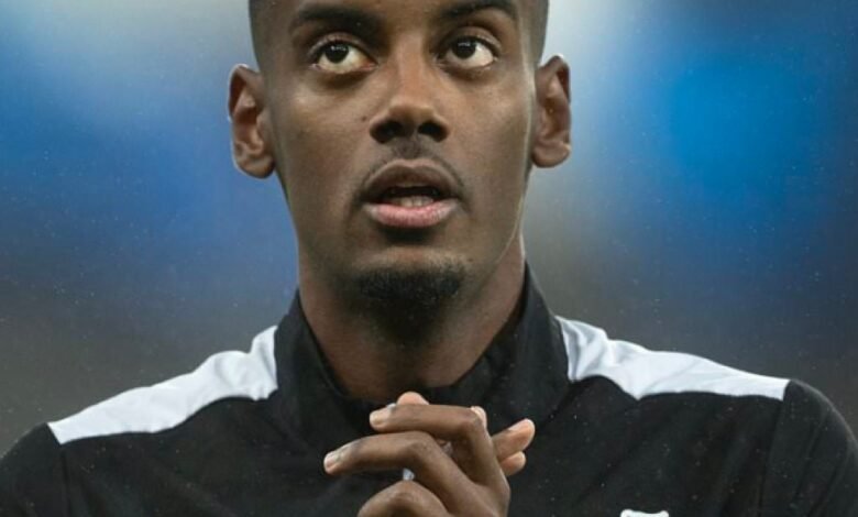 Revelado: El número total de los seis números de Alexander Isak se puede recibir si va a Arabia Saudita en lugar de Liverpool.