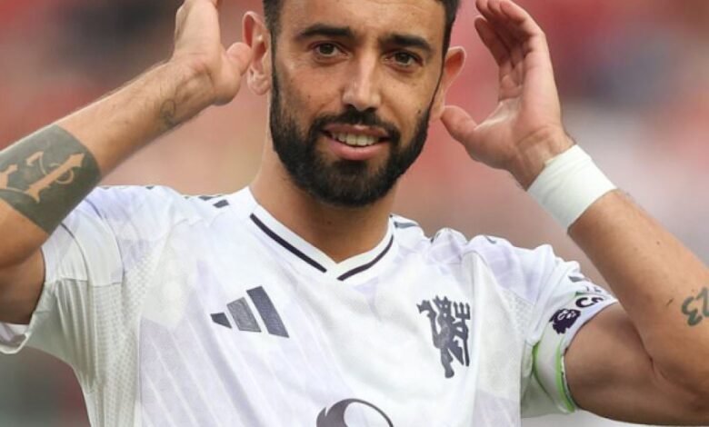 Bruno Fernandes puede haber sido perdonado por abandonar al United Man con una oferta de 200 millones de libras, pero su pantalla de West Ham demostró que estaba más comprometido que nunca, escribió Chris Wheeler. Bruno Fernandes puede haber sido perdonado por abandonar al United Man con una oferta de 200 millones de libras, pero su pantalla de West Ham demostró que estaba más comprometido que nunca, escribió Chris Wheeler.