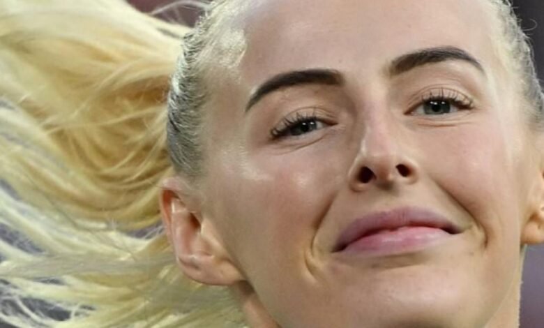 Chloe Kelly y Hannah Hampton ‘Queue for Mbes’ después de su heroico tiroteo de penalti en su victoria de Euro 2025 Chloe Kelly y Hannah Hampton ‘Queue for Mbes’ después de su heroico tiroteo de penalti en su victoria de Euro 2025