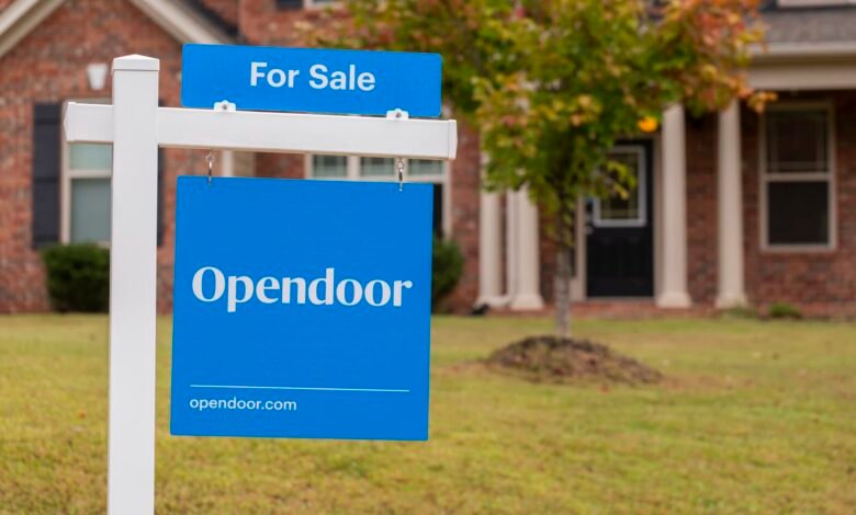 El servicio inmobiliario abre el 190% de rally, impulsado por las redes sociales. El servicio inmobiliario abre el 190% de rally, impulsado por las redes sociales.