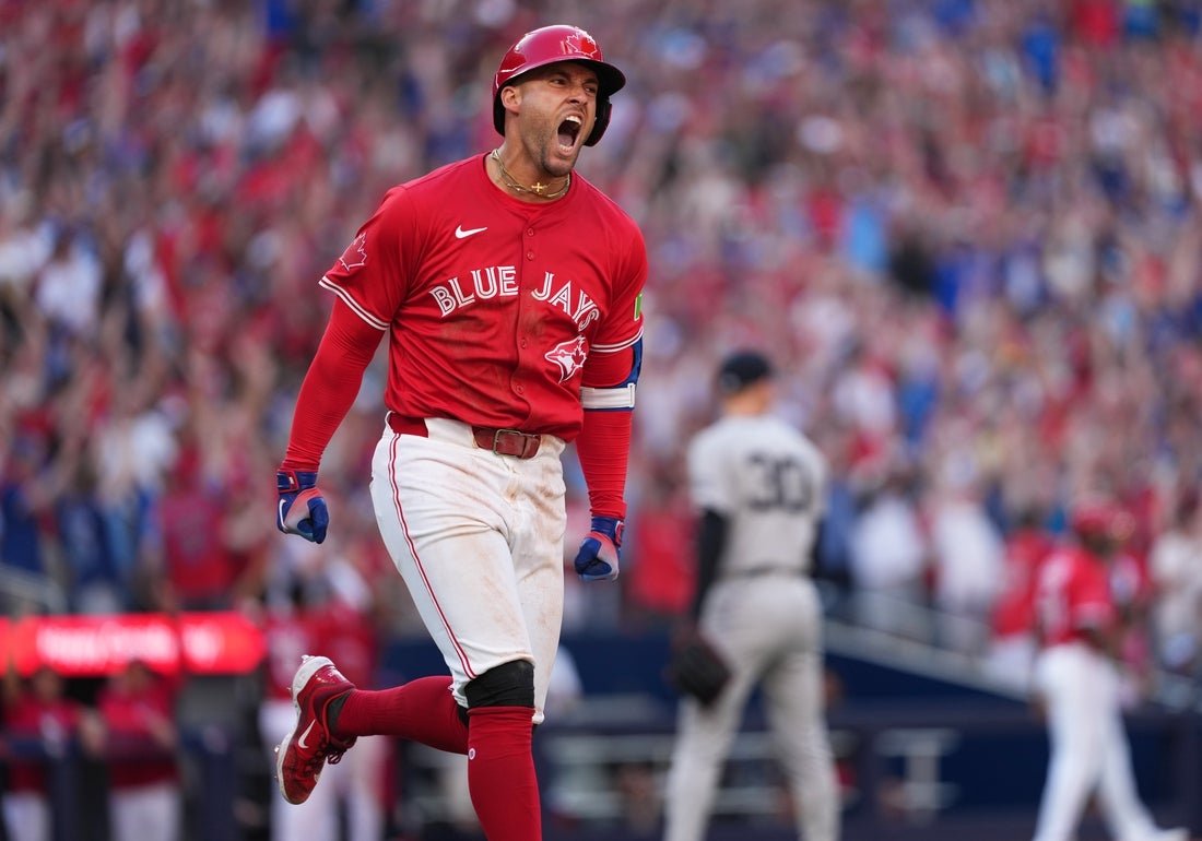 El murciélago de George Springer ayuda a los Blue Jays a aumentar el precio Yankees