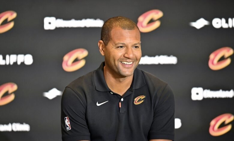 Informe: el Cavs firma al presidente Koby Altman para expandirse