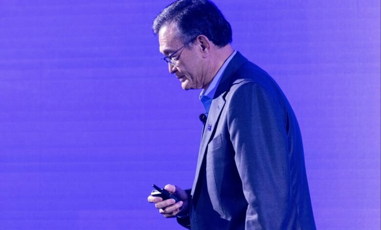 Intel, decenas de miles de empleados: memo de CEO