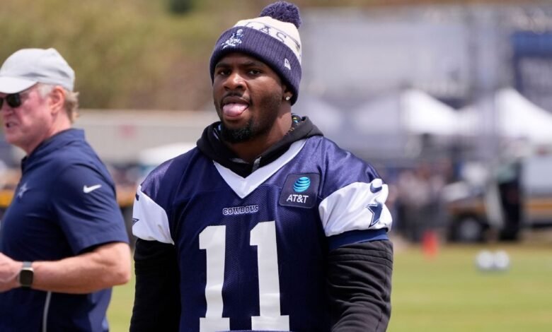 Jerry Jones escuchó a los fanáticos cantar ‘Pay Micah!’ Cuando continúan las negociaciones. Jerry Jones escuchó a los fanáticos cantar ‘Pay Micah!’ Cuando continúan las negociaciones.