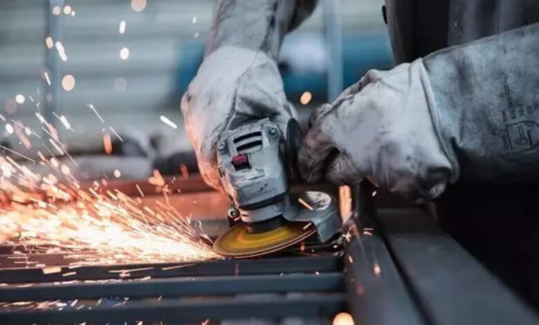 El crecimiento de los productos industriales indios aumentó al 1,5% en junio en comparación con el 1,2% en mayo. El crecimiento de los productos industriales indios aumentó al 1,5% en junio en comparación con el 1,2% en mayo.