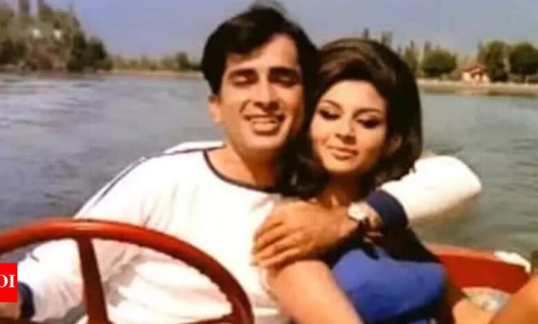 Cuando Sharmila Tagore perdió el control de su auto y casi se apresuró a su madre, Kapoor, “haz esto de nuevo y Jennifer te acompañará por leche”.