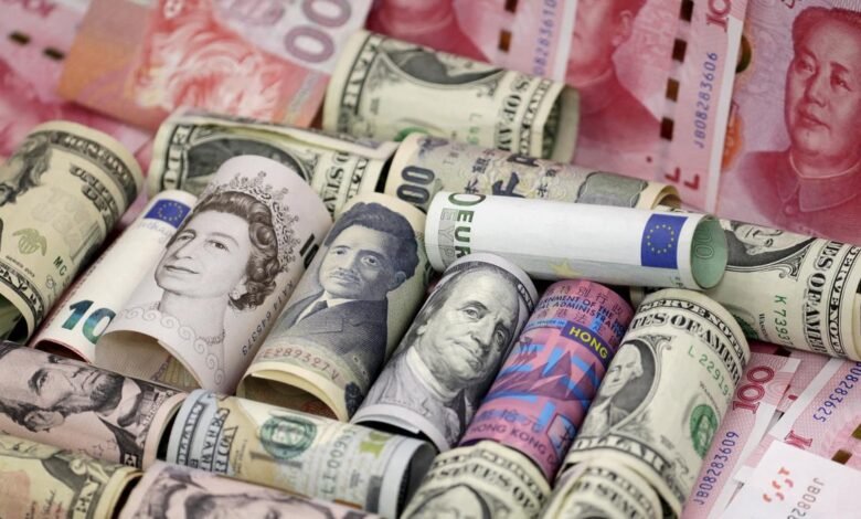 Rupeee Falls 12 Paise cerró a 86.82 en comparación con los dólares estadounidenses. Rupeee Falls 12 Paise cerró a 86.82 en comparación con los dólares estadounidenses.