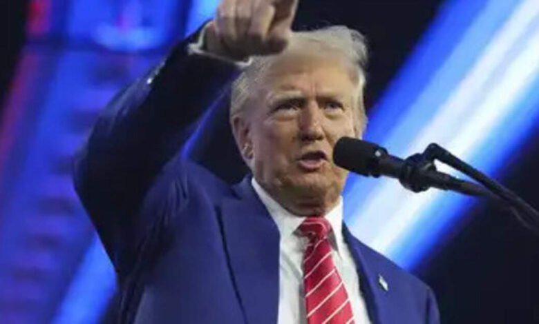 Trump determina la tasa impositiva del 25% para la India en lugar de comprar energía de Rusia. Trump determina la tasa impositiva del 25% para la India en lugar de comprar energía de Rusia.