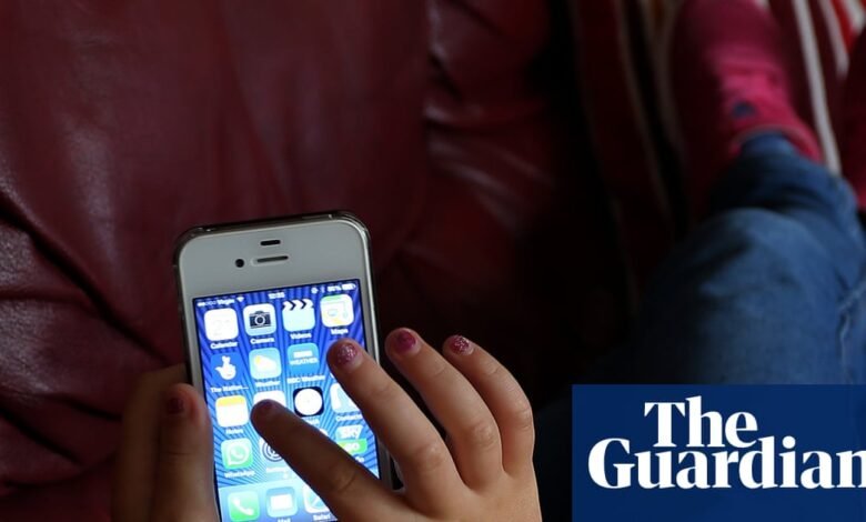 ¿Cómo se aplicará la prohibición de las redes sociales menores de 16 años de Australia y qué plataformas estarán exentas? | Tecnología