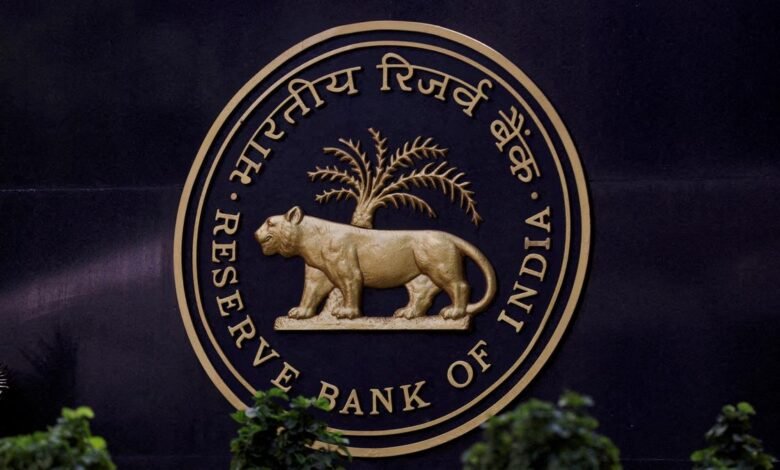 Los miembros del panel financiero de RBI no ven que los desafíos en la economía india aumentaron en más del 6.5% en el 256º año fiscal. Los miembros del panel financiero de RBI no ven que los desafíos en la economía india aumentaron en más del 6.5% en el 256º año fiscal.