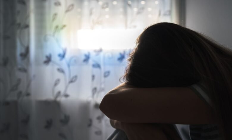 Las leyes de castigo físico permiten a los padres atacar a sus hijos. LGBTQ+ Youth está en un peligro especial Las leyes de castigo físico permiten a los padres atacar a sus hijos. LGBTQ+ Youth está en un peligro especial