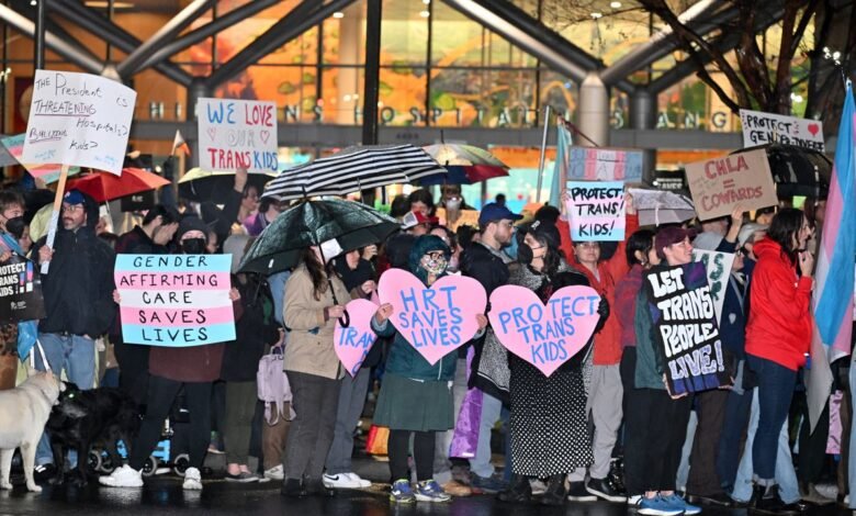 Los hospitales en todo Estados Unidos continúan caminando por la atención médica de Trump Los hospitales en todo Estados Unidos continúan caminando por la atención médica de Trump