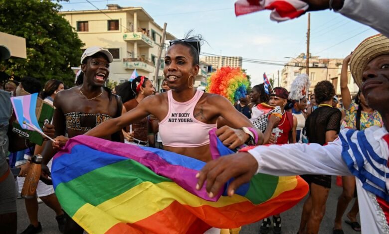 Cuba ahora permitirá a las personas convertidas para cambiar los signos de género sin cirugía Cuba ahora permitirá a las personas convertidas para cambiar los signos de género sin cirugía