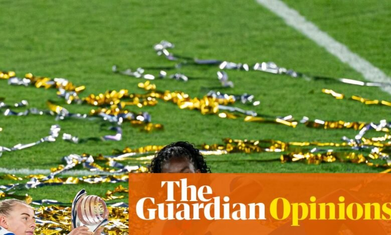 Inglaterra finalmente ha encontrado una manera de desterrar todos los ‘años de dolor’. Se llama fútbol femenino y las leonas | Ava Vidal Inglaterra finalmente ha encontrado una manera de desterrar todos los ‘años de dolor’. Se llama fútbol femenino y las leonas | Ava Vidal
