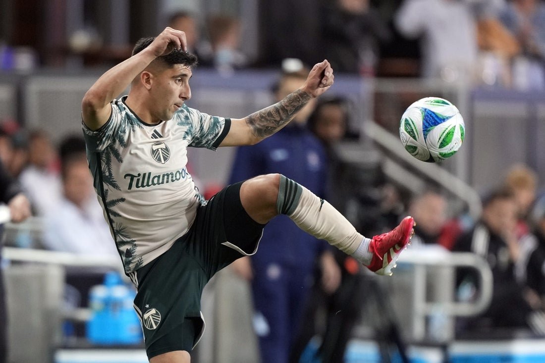 Timbers transfirió a D Claudio Bravo a Junior Argentinos