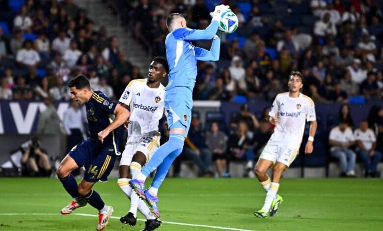Joseph Paintsil tiene dos veces con Galaxy Rout Whitecaps Joseph Paintsil tiene dos veces con Galaxy Rout Whitecaps