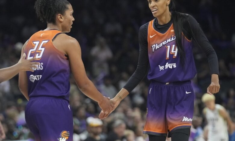 Alyssa Thomas Nets Cao Cuong 29, liderando Mercurio en Lynx