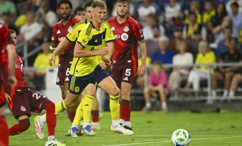 Sam Surridge vincula a Messi para los principales objetivos de la MLS cuando en blanco en Columbia Toronto