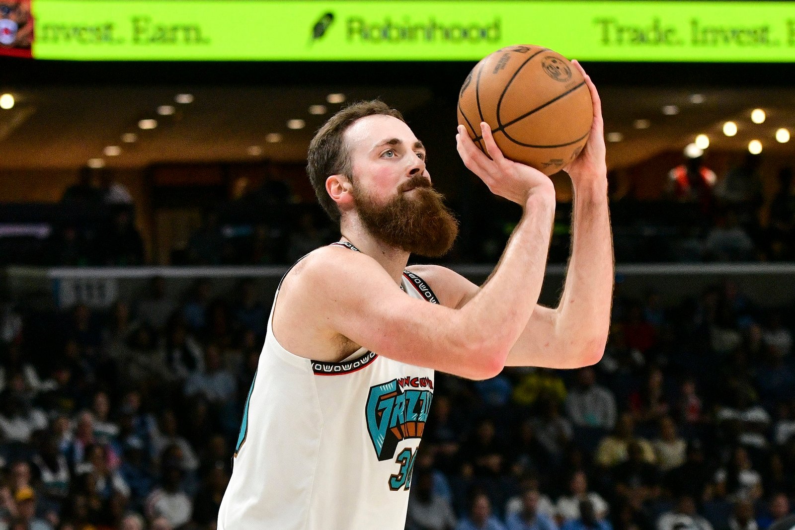 Jay Huff pasó de grizzlies a Pacers