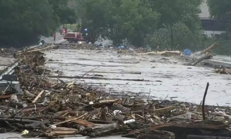Solo 3 permanecen desaparecidos después del inundación del 4 de julio en el condado de Texas, dicen las autoridades Solo 3 permanecen desaparecidos después del inundación del 4 de julio en el condado de Texas, dicen las autoridades