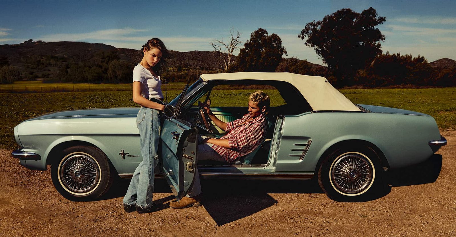 Diez distorsión: Swarovski celebra 130 años, ¡los jeans se dirigen al desierto y más!