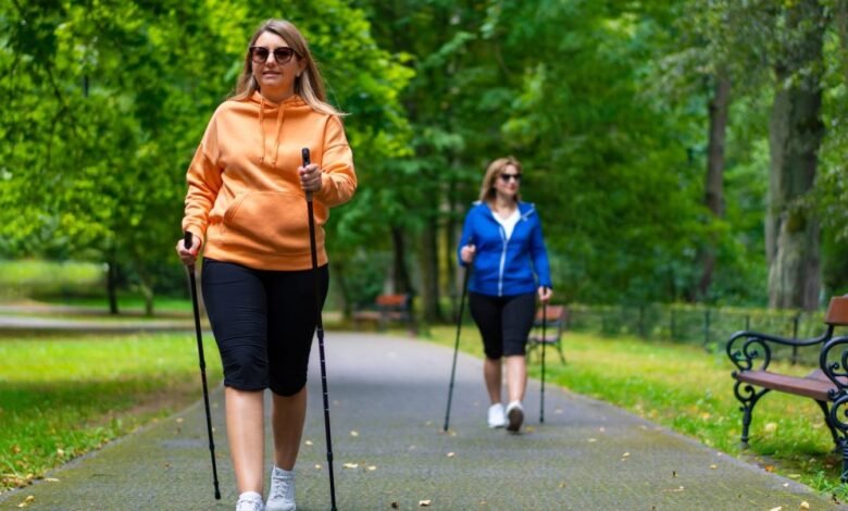 ¿Qué pasa si 10,000 pasos por día nunca fueron el número mágico? El estudio científico de Bombshell dice que necesita mucho menos para los beneficios para la salud ¿Qué pasa si 10,000 pasos por día nunca fueron el número mágico? El estudio científico de Bombshell dice que necesita mucho menos para los beneficios para la salud