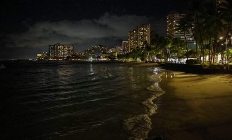 Hawai, la costa oeste de los Estados Unidos, Alaska y Japón se han mantenido en la alerta de tsunami Hawai, la costa oeste de los Estados Unidos, Alaska y Japón se han mantenido en la alerta de tsunami