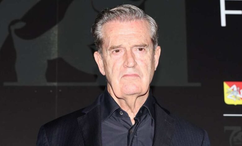 Rupert Averett afirma que Emily lo despidió en París
