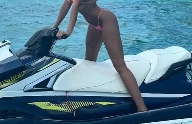 Jet Ski Bikini, nena, adivina!