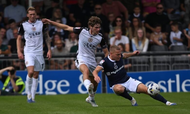 Termine antes de la temporada de Bromley en la derrota contra Millwall -Port Grill