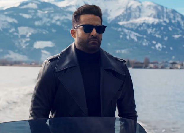 SCOOP: La versión telugu de Battle 2 se ha vendido por Rs 2,5. 90 millones de rupias; NTR Junior Backand golpea el oro con ganancias posteriores: Bollywood News SCOOP: La versión telugu de Battle 2 se ha vendido por Rs 2,5. 90 millones de rupias; NTR Junior Backand golpea el oro con ganancias posteriores: Bollywood News