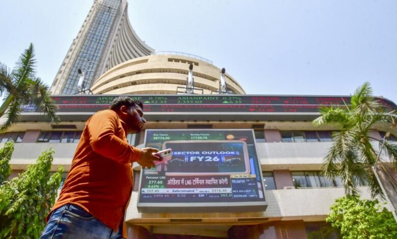 Sensex avanza 270 puntos en la compra de FAG-end en acciones bancarias, ganancias en sus compañeros asiáticos