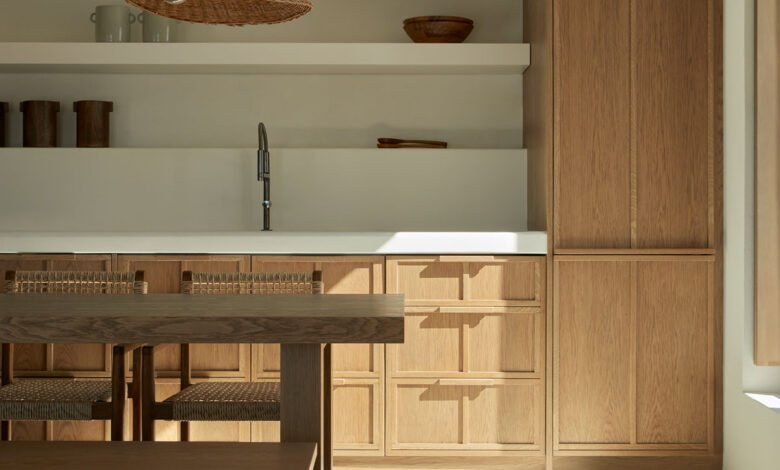 Lugares sagrados contemporáneos en Paros: la arquitectura cicladic tradicional coincide con el lujo moderno.