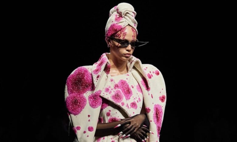 Robert Wun: Couture AW25 – 10 revista