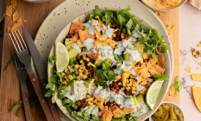 Esta ensalada de tacos vegetales es la ensalada cargada final
