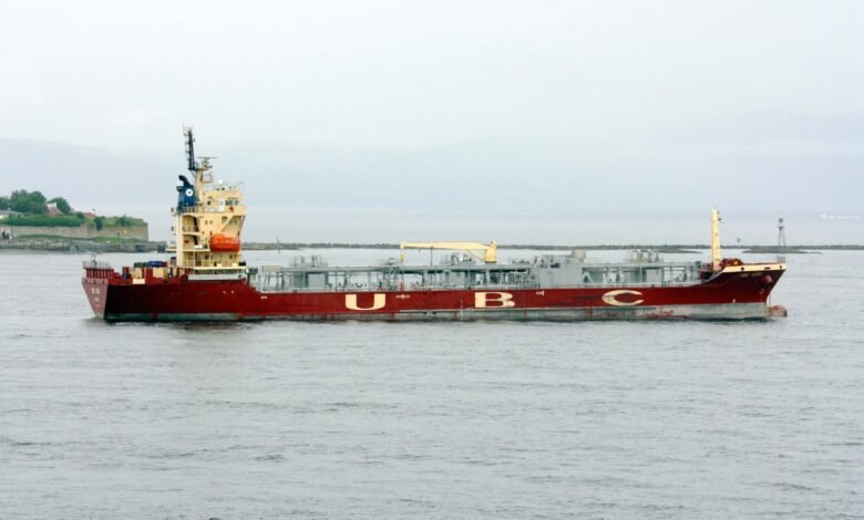 Conozca el barco de transporte de cemento que hace ingredientes de cemento mientras navega Conozca el barco de transporte de cemento que hace ingredientes de cemento mientras navega