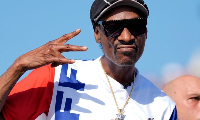Snoop Dogg se convirtió en los copropietarios del equipo de fútbol de Swanssea City, lo llamó “el desvalido que muerde como yo”.