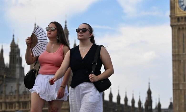 Europa está caliente bajo la intensa ola de calor. Europa está caliente bajo la intensa ola de calor.
