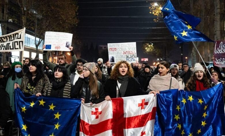 Las protestas severas en Georgia se centran en la lucha en el futuro del país. Esta es la razón por la que es importante. Las protestas severas en Georgia se centran en la lucha en el futuro del país. Esta es la razón por la que es importante.