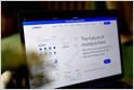 JPMorgan Chase y Coinbase firmaron un acuerdo para vincular directamente las cuentas bancarias de los clientes con sus billeteras de criptomonedas, y se espera que la característica se lance en 2026 (Paige Smith/Bloomberg)