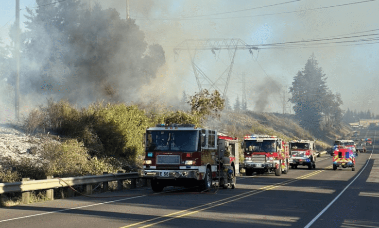 El gran incendio de Sherwood Incribe el cierre de la carretera en SW 124th Ave