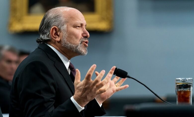 Los demócratas revuelven a Lutnick por reversión en China, semiconductores