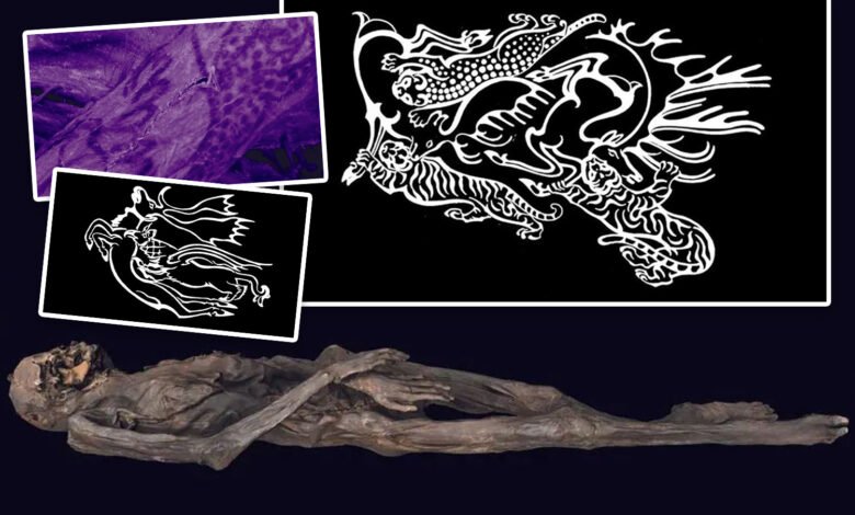 Impresionantes tatuajes de 2.500 años de antigüedad de ‘Ice Mummy’ siberian que representan ‘criaturas míticas’ reveladas con perfecto detalle Impresionantes tatuajes de 2.500 años de antigüedad de ‘Ice Mummy’ siberian que representan ‘criaturas míticas’ reveladas con perfecto detalle